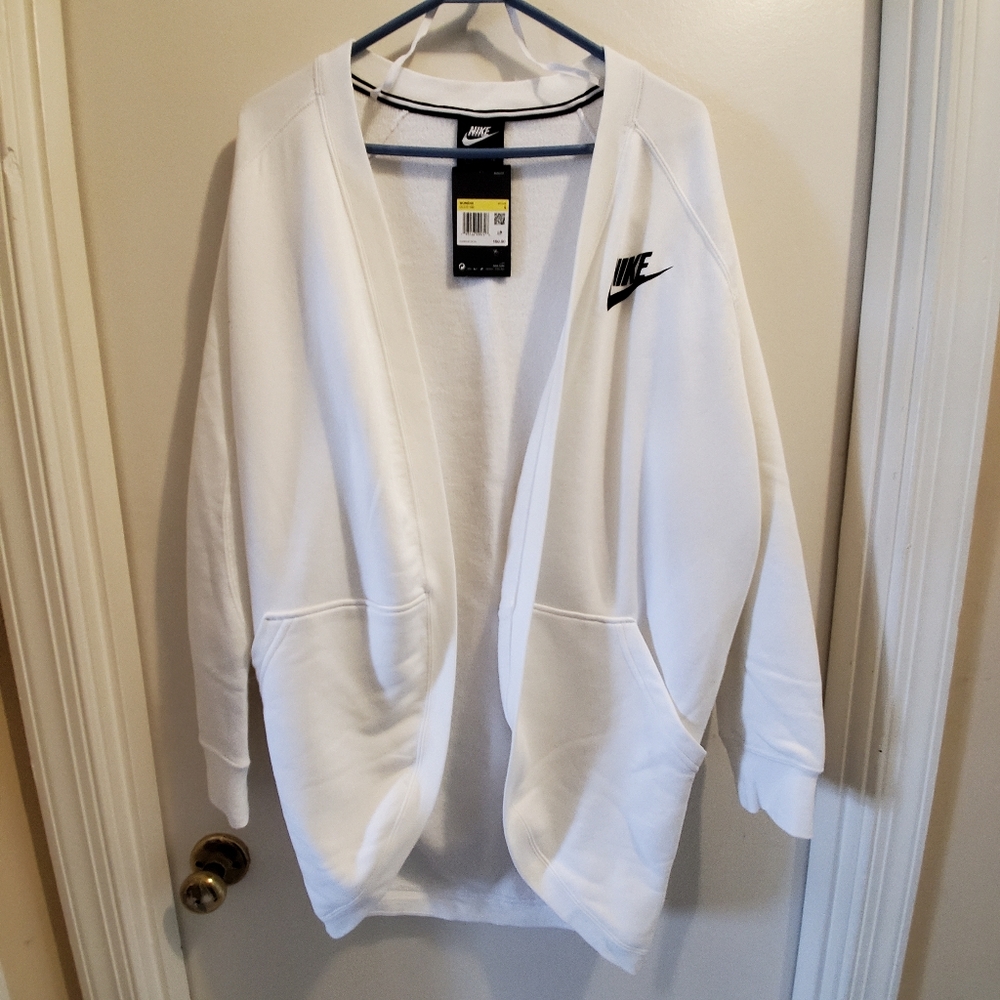 *Brand new* Nike Sweater